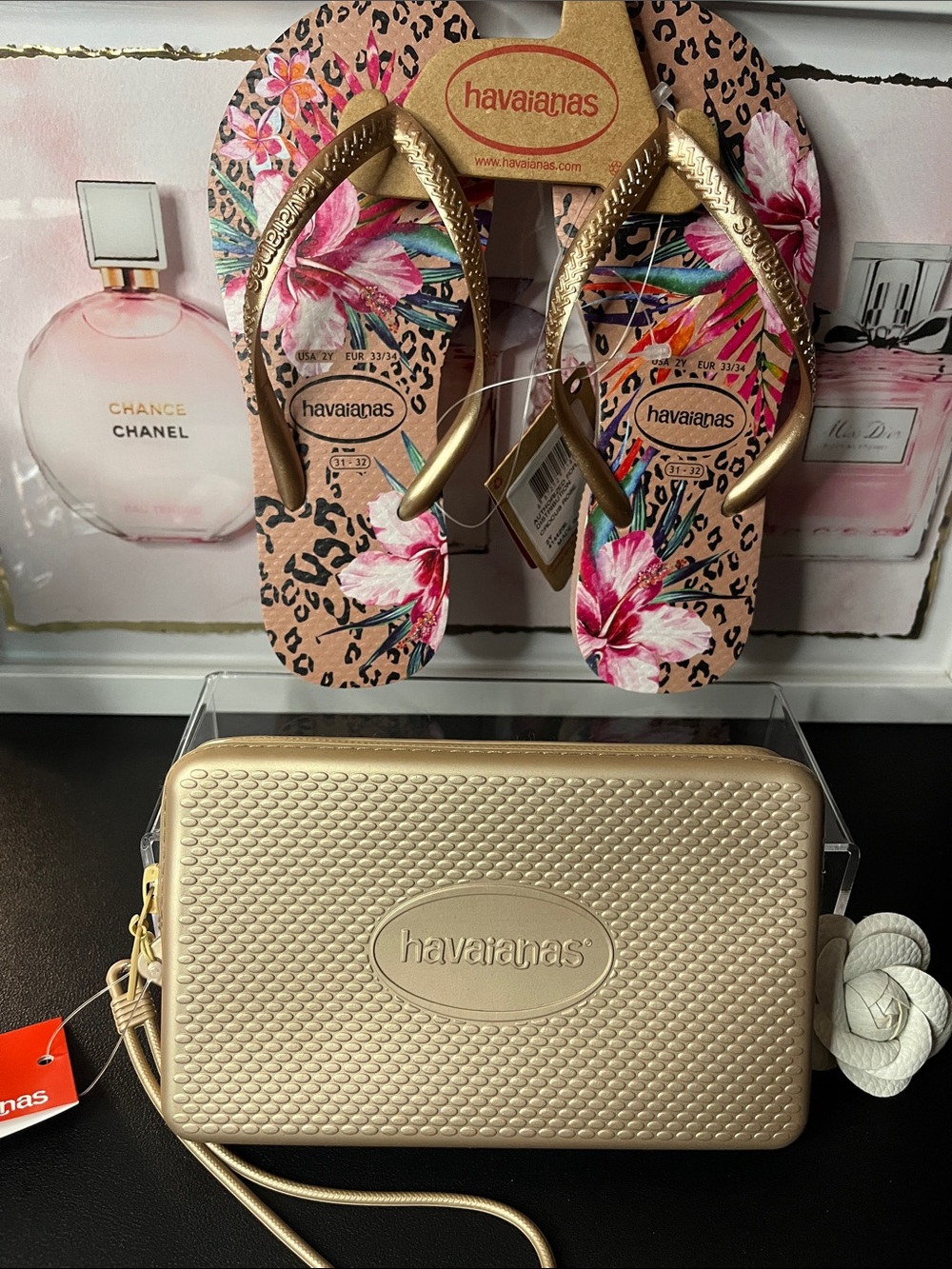 Havaianas Gold-Strap Floral Leopard Flip Flops (2y)w/ Metallic Gold wristlet NWT